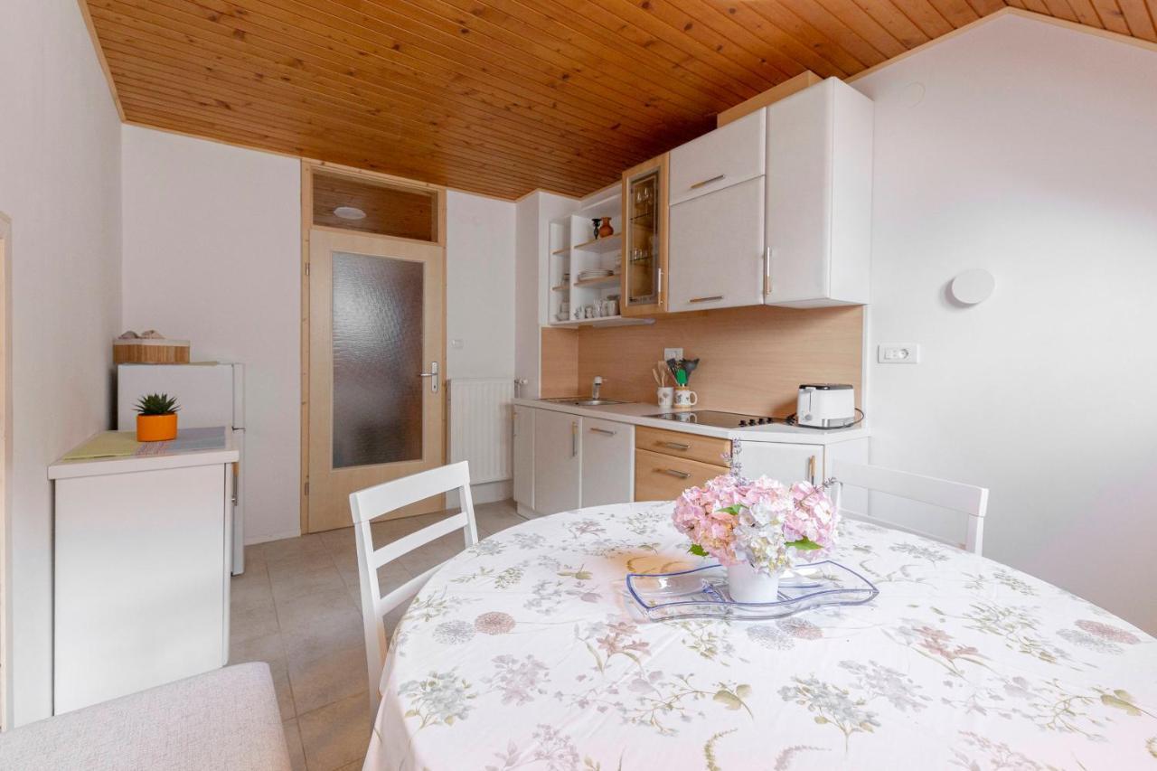 Apartma Mikelj Bohinj ภายนอก รูปภาพ